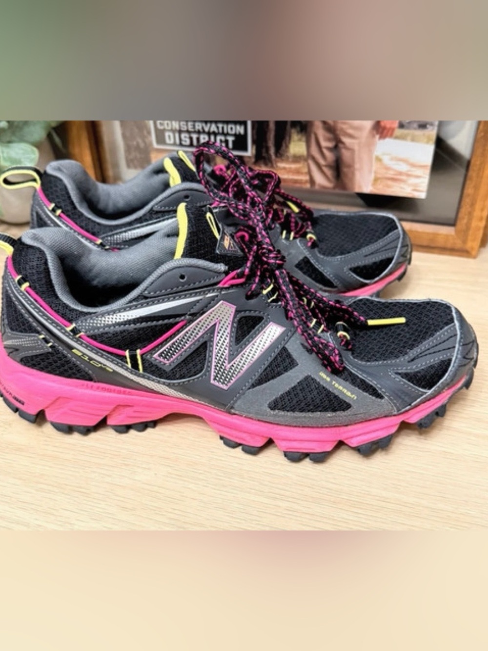 New Balance 610 Trail Running Shoes Pink/Black Women's Size 7